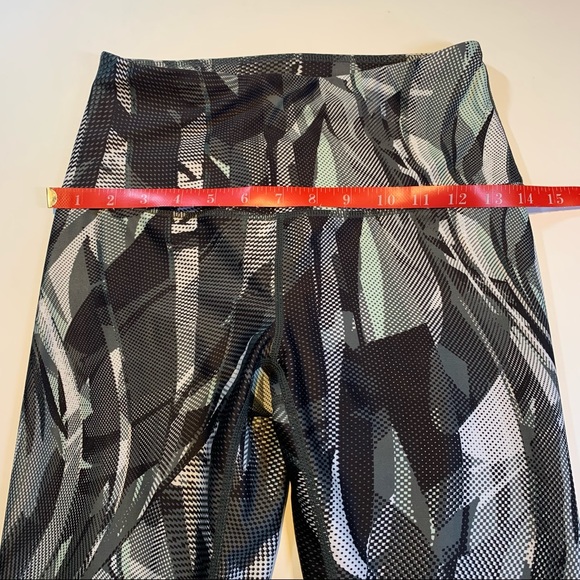 Small Zella white black green pattern high rise studio lite leggings - Picture 3 of 13